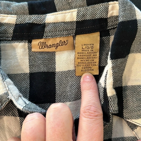 WRANGLER 100% Cotton Black and Tan Flannel Shirt with pearl snaps Size Large - Picture 2 of 7